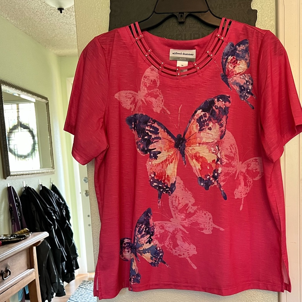 Women’s Butterfly  short sleeve shirt